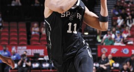 太阳队崛起：布克核心领导，交易策略助力首轮签新星崛起